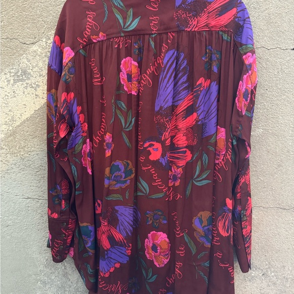 Free People. Over sized small blouse. Silky - Picture 3 of 4